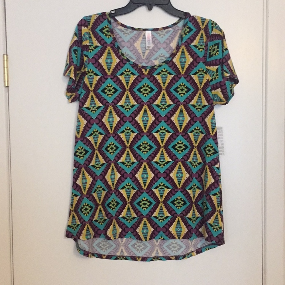 M LuLaRoe Classic T Shirt DD21 1444